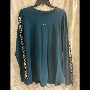 NWOT NIKE XXL TEAL LONG SLEEVE